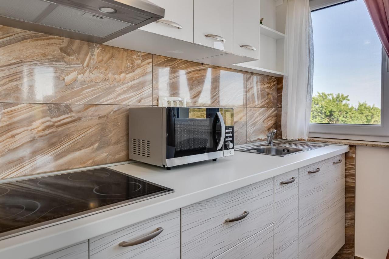 Apartment Miruna S Bazenom Donje Rastane Bagian luar foto