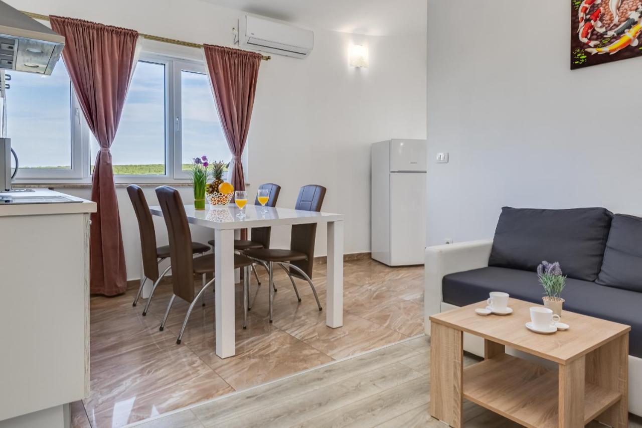 Apartment Miruna S Bazenom Donje Rastane Bagian luar foto