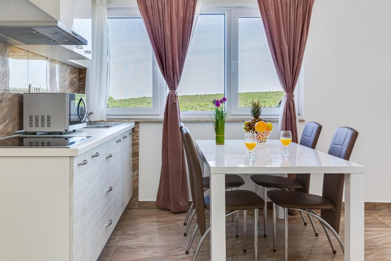 Apartment Miruna S Bazenom Donje Rastane Bagian luar foto