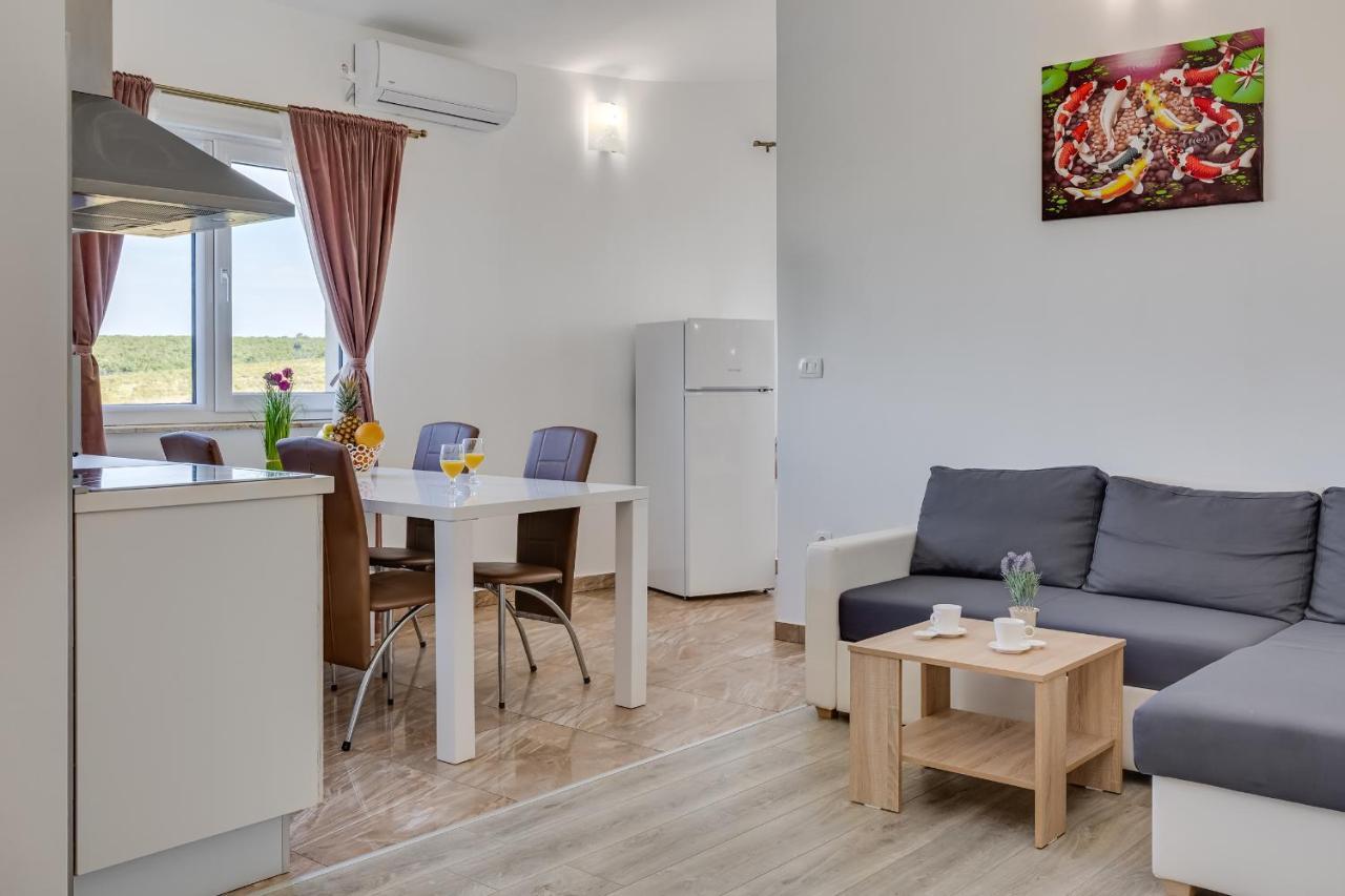 Apartment Miruna S Bazenom Donje Rastane Bagian luar foto
